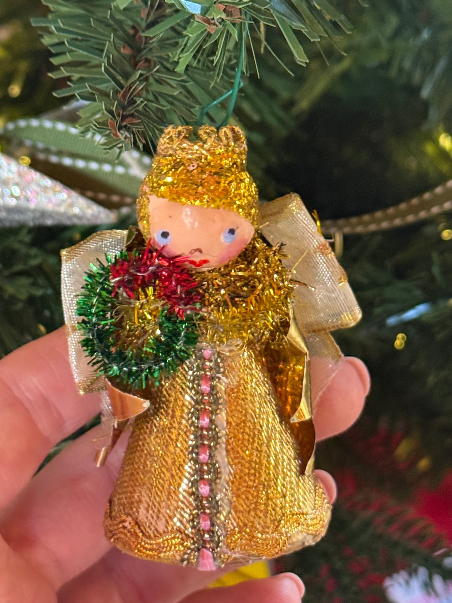 Vintage Angel with Wreath Ornament