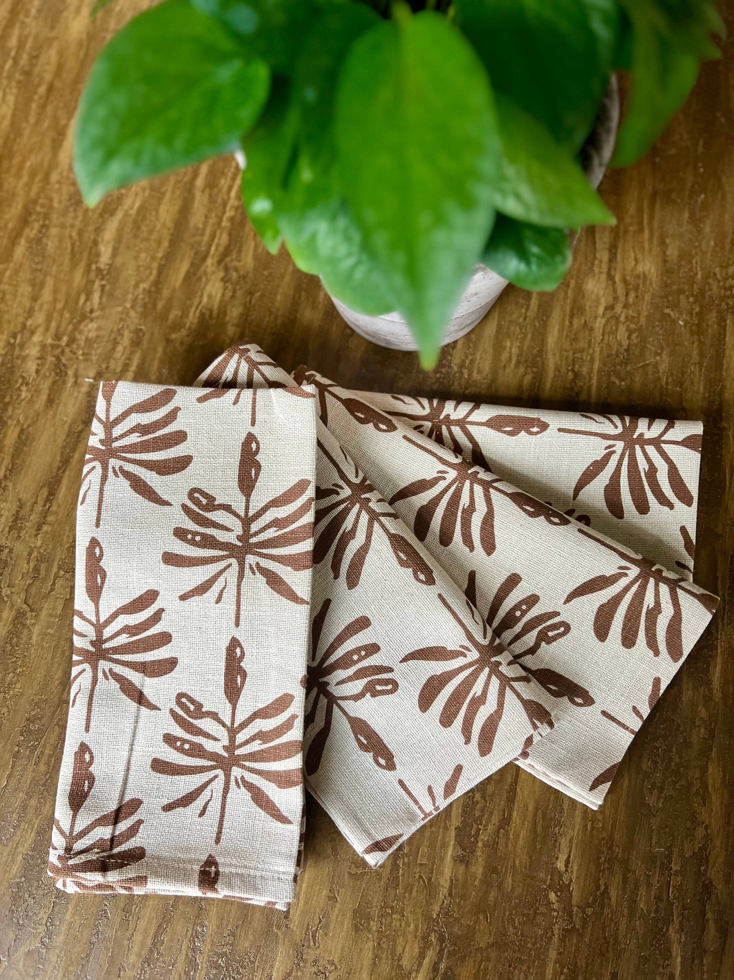 Set of Dragonfly Lures Napkins in Walnut Brown