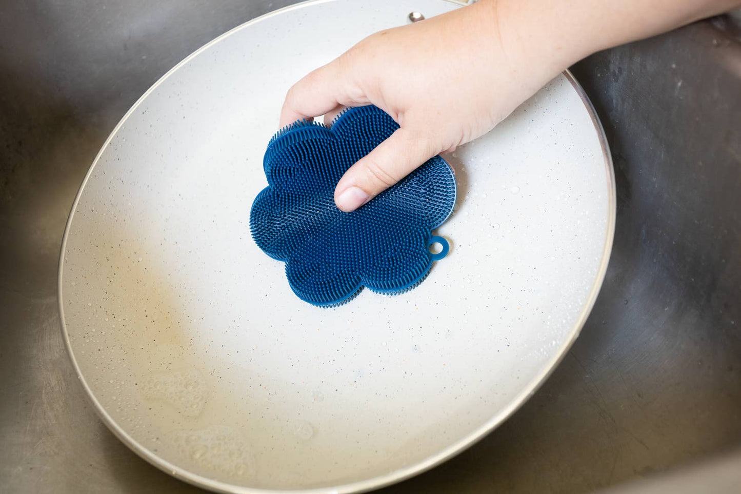 Fox Run Silicone Dish Scrubbing Brush, Navy, 4.4” x 4.7”